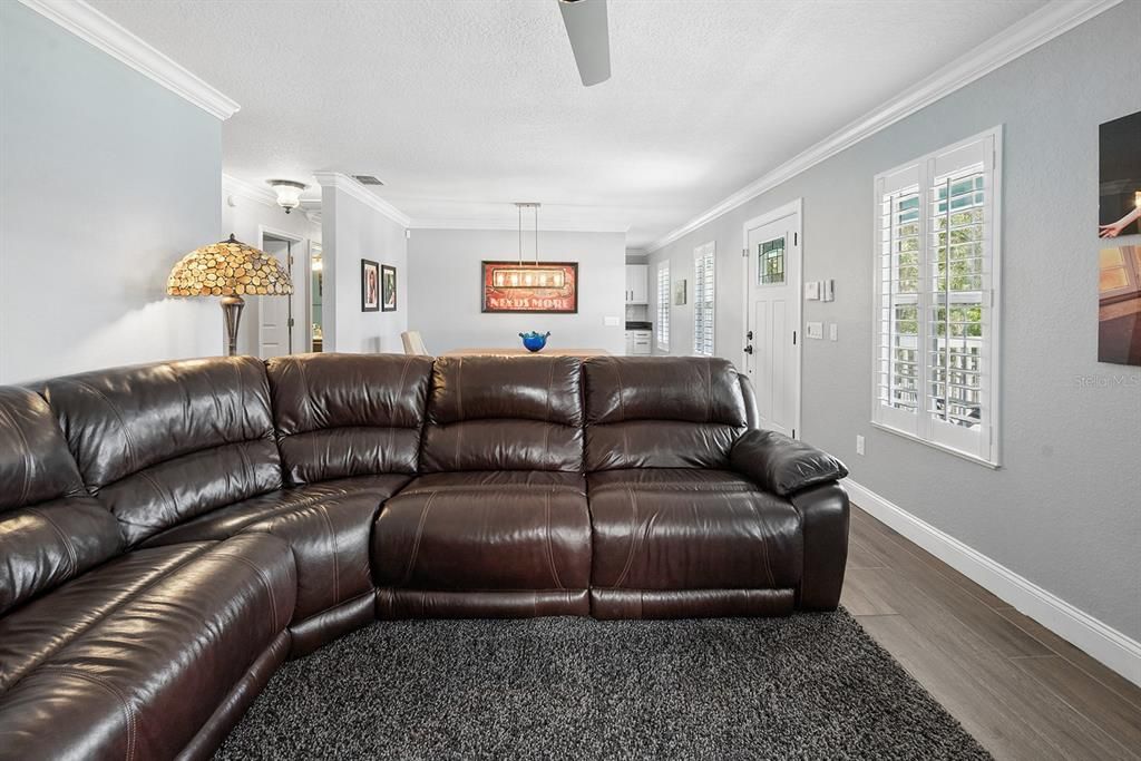 For Sale: $698,000 (3 beds, 2 baths, 1300 Square Feet)