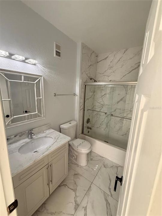 В аренду: $1,850 (2 спален, 2 ванн, 1014 Квадратных фут)