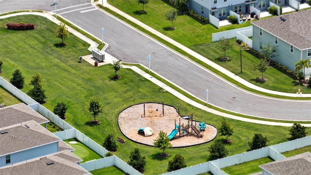 На продажу: $489,000 (4 спален, 2 ванн, 2345 Квадратных фут)
