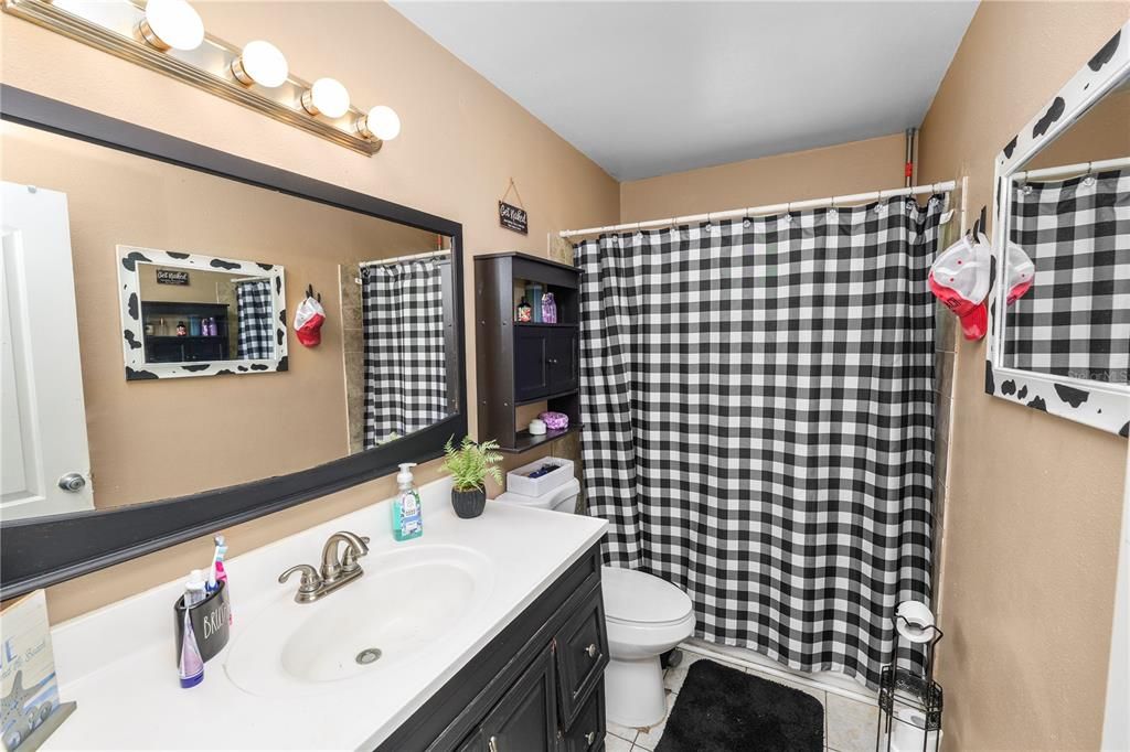 На продажу: $219,000 (3 спален, 1 ванн, 1026 Квадратных фут)