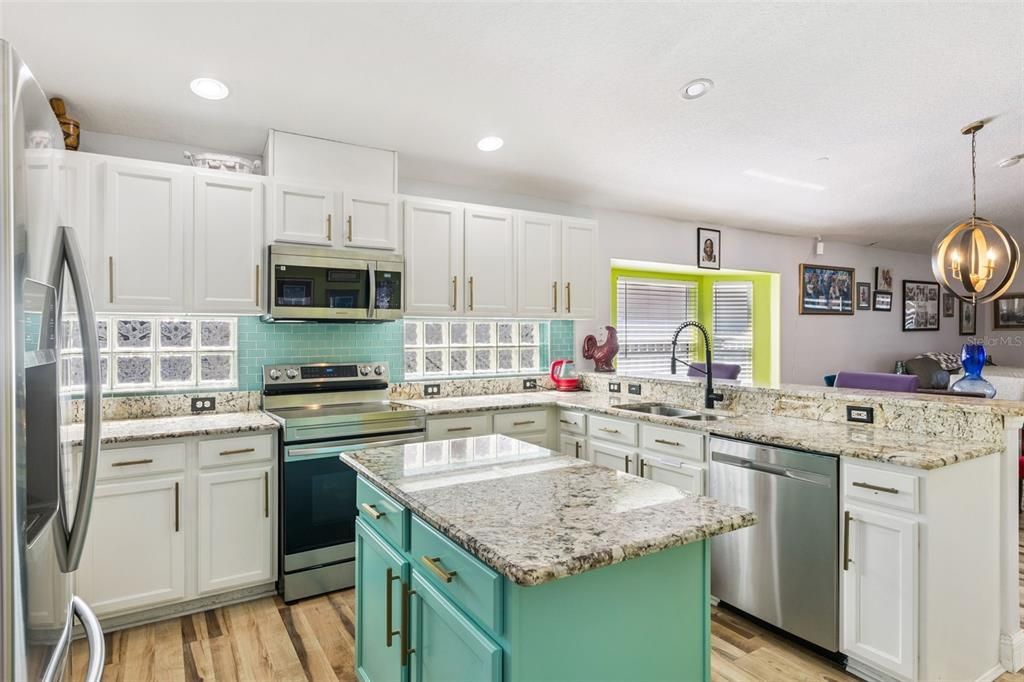 For Sale: $459,000 (4 beds, 2 baths, 2150 Square Feet)