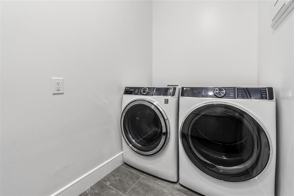 For Rent: $4,500 (4 beds, 3 baths, 3000 Square Feet)