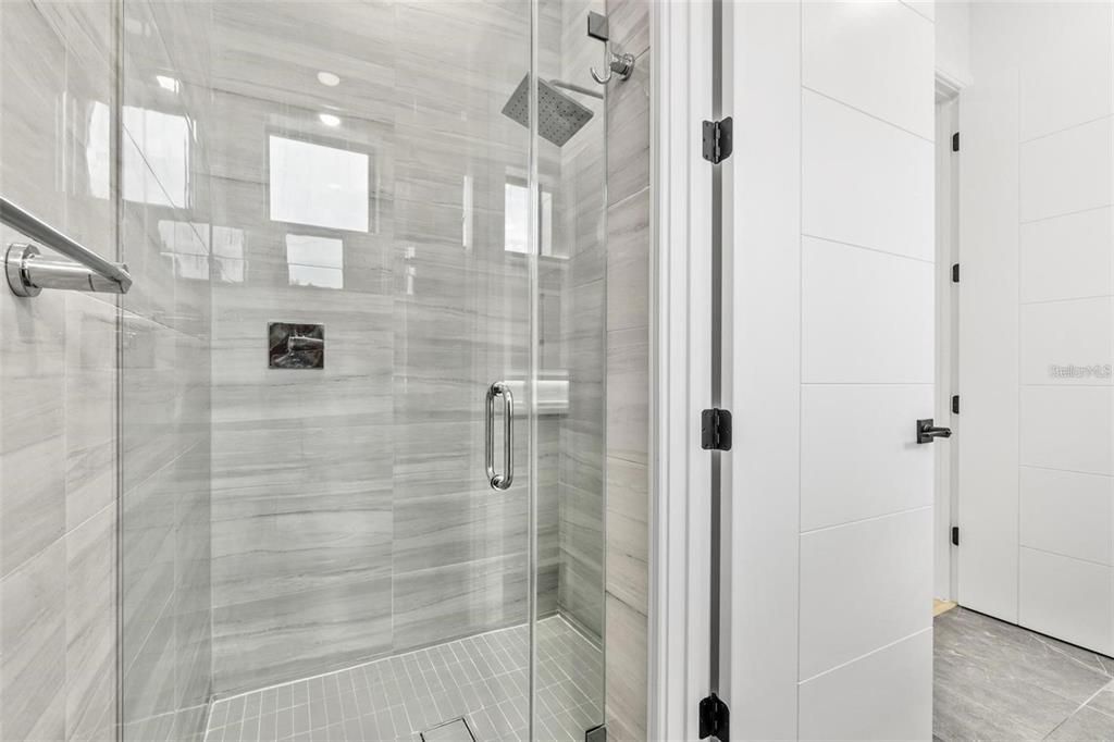 For Rent: $4,500 (4 beds, 3 baths, 3000 Square Feet)