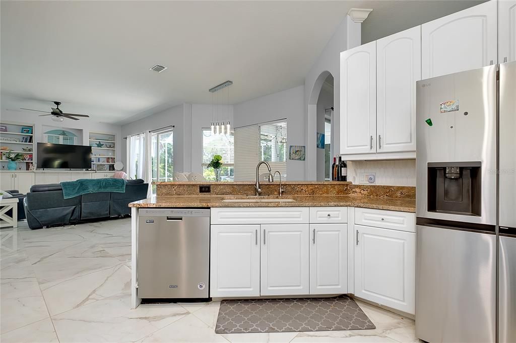For Rent: $4,700 (3 beds, 3 baths, 2368 Square Feet)