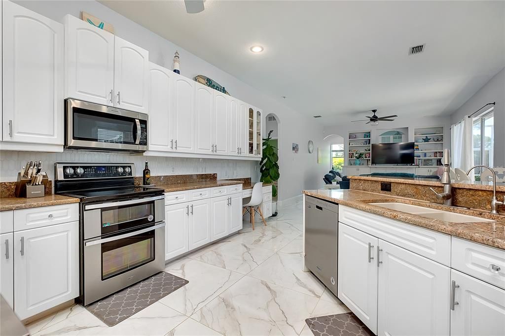 For Rent: $4,700 (3 beds, 3 baths, 2368 Square Feet)