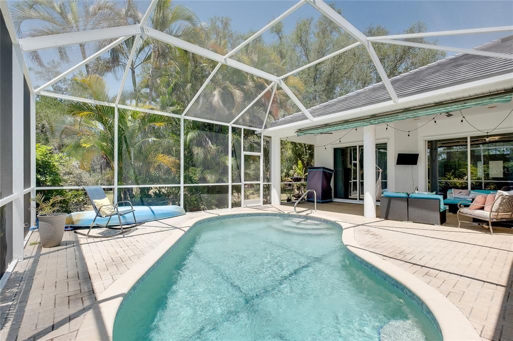 For Rent: $4,700 (3 beds, 3 baths, 2368 Square Feet)