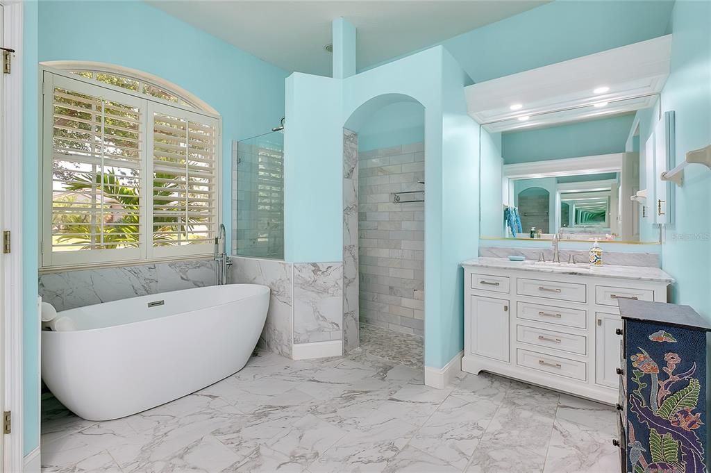 For Rent: $4,700 (3 beds, 3 baths, 2368 Square Feet)