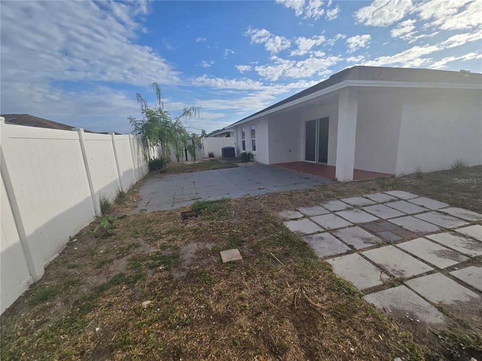 На продажу: $310,000 (4 спален, 2 ванн, 1612 Квадратных фут)