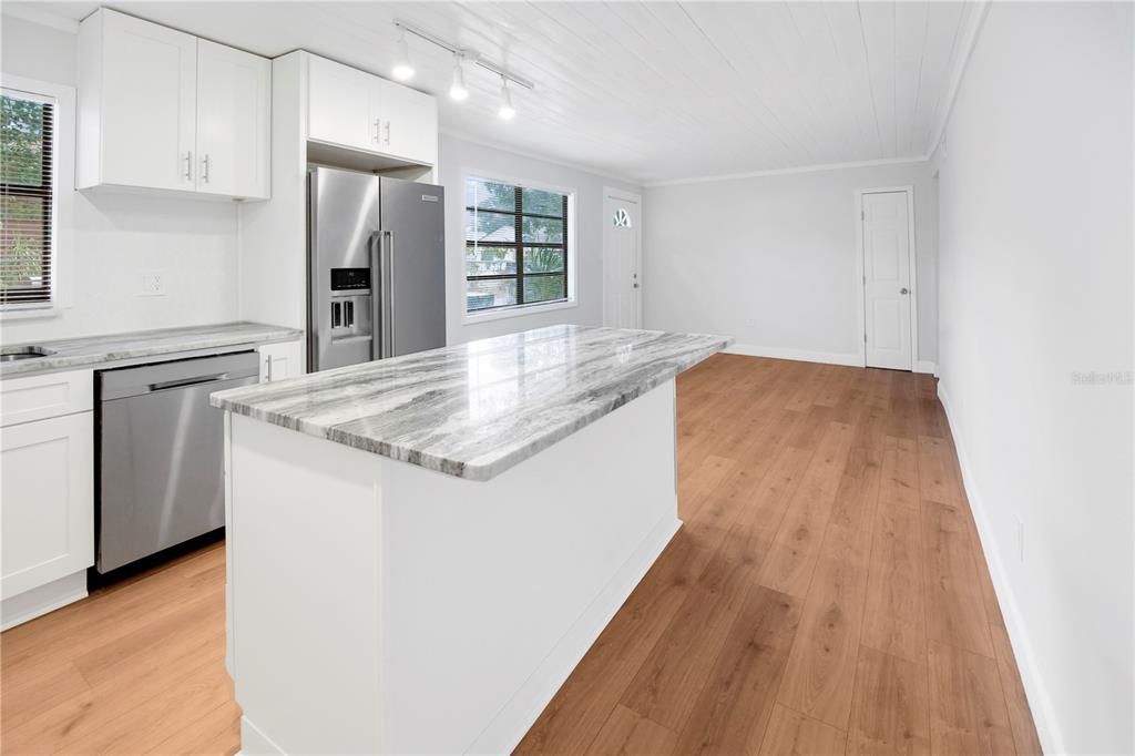 En Venta: $400,000 (4 camas, 2 baños, 1288 Pies cuadrados)