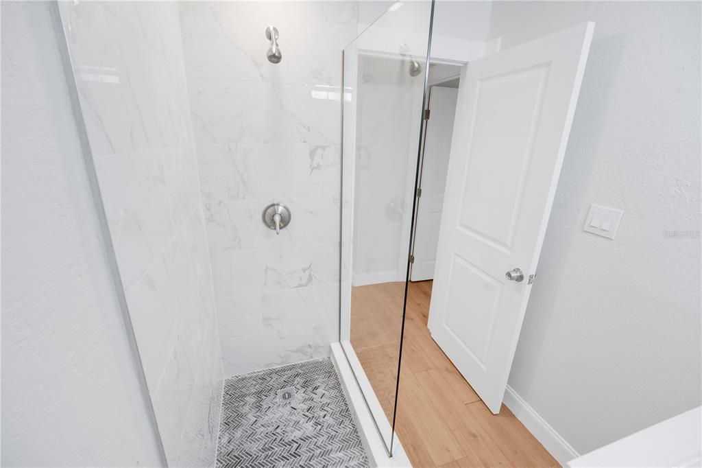 En Venta: $400,000 (4 camas, 2 baños, 1288 Pies cuadrados)