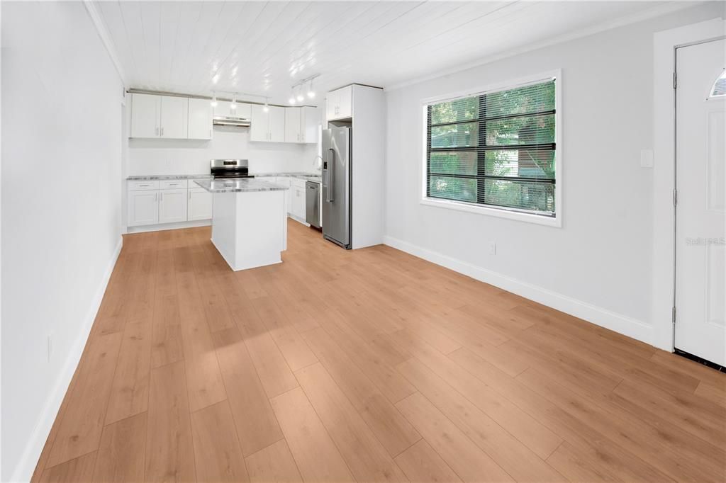 En Venta: $400,000 (4 camas, 2 baños, 1288 Pies cuadrados)