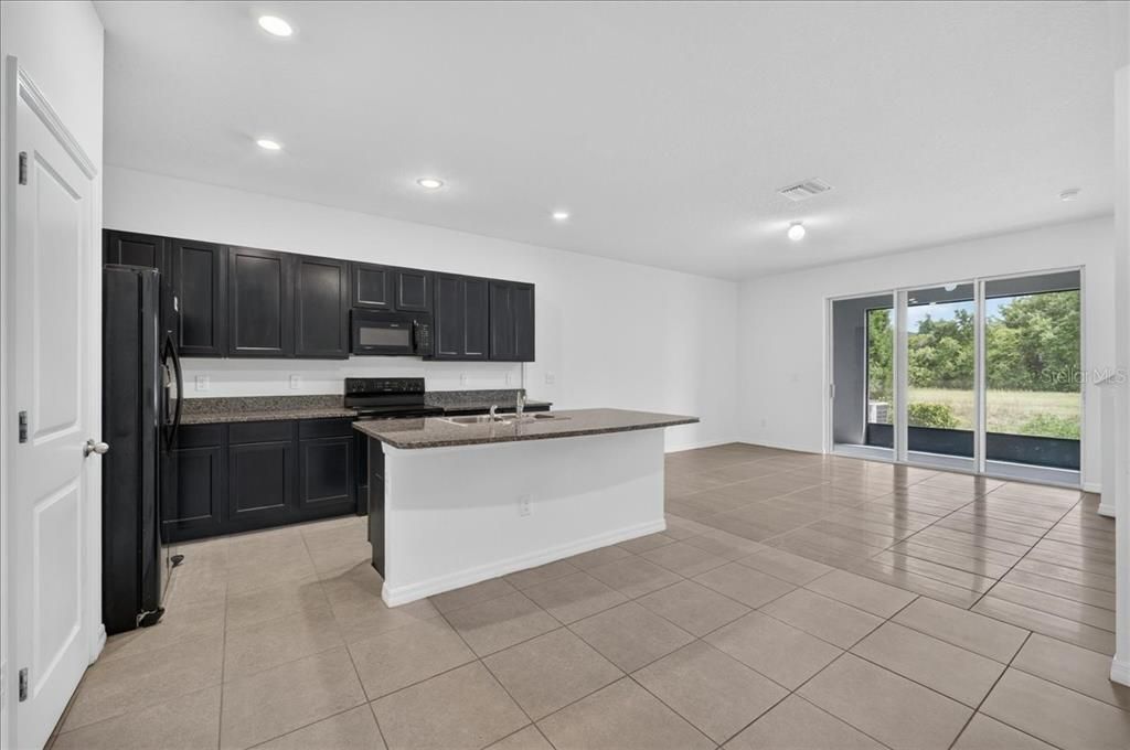 For Sale: $268,000 (3 beds, 2 baths, 1707 Square Feet)