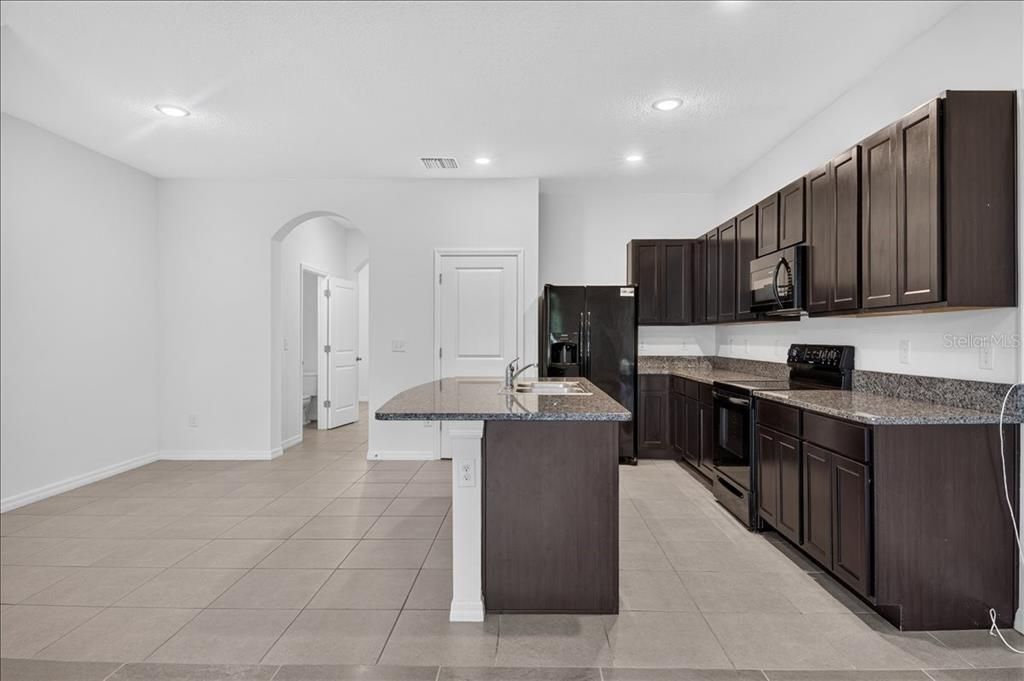 For Sale: $268,000 (3 beds, 2 baths, 1707 Square Feet)