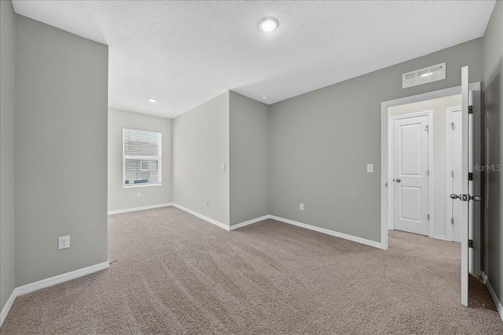 For Sale: $268,000 (3 beds, 2 baths, 1707 Square Feet)