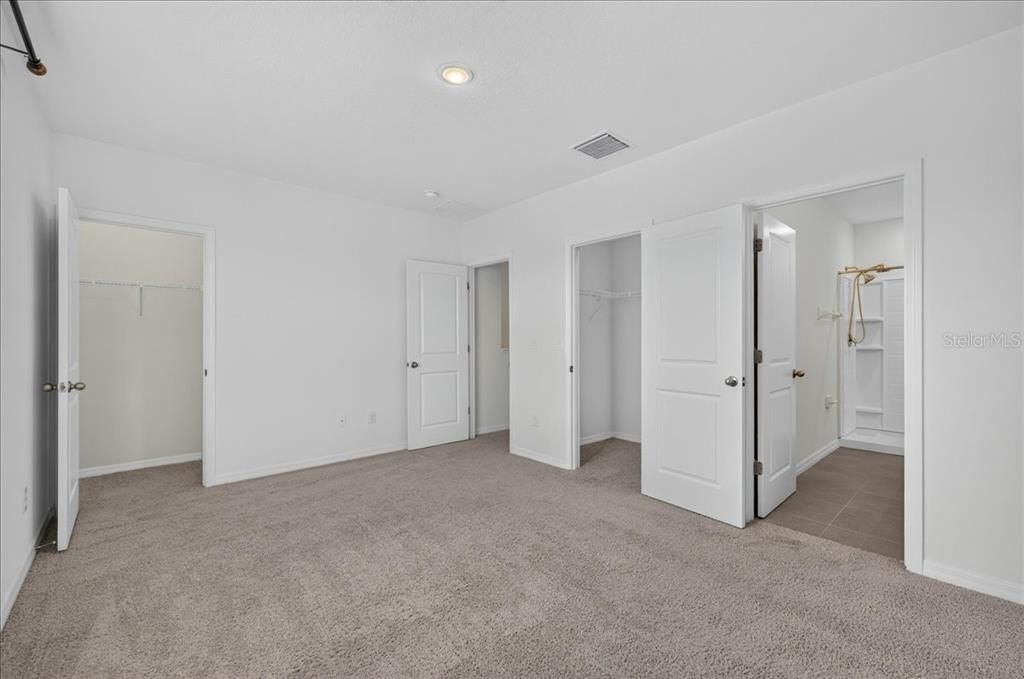 For Sale: $268,000 (3 beds, 2 baths, 1707 Square Feet)