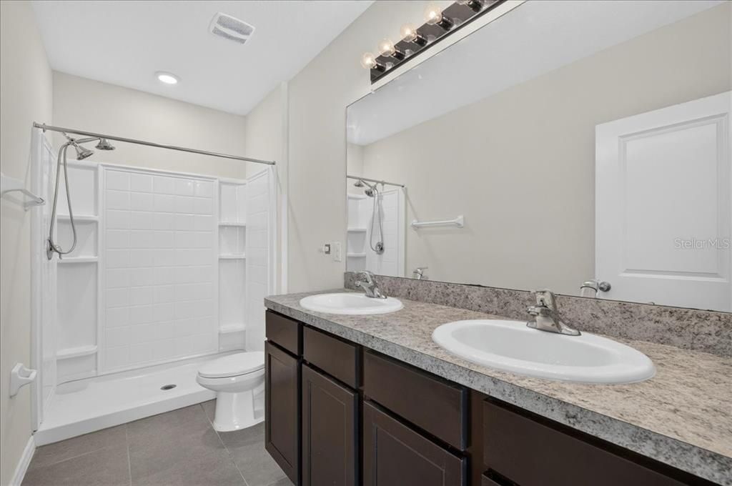 For Sale: $268,000 (3 beds, 2 baths, 1707 Square Feet)