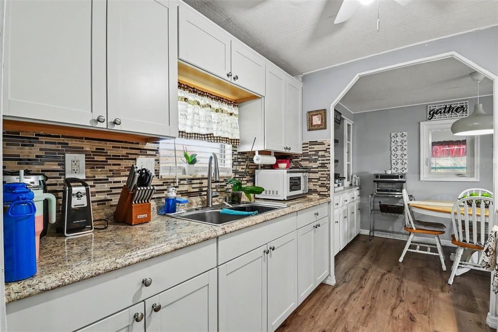 For Sale: $155,000 (2 beds, 2 baths, 1104 Square Feet)