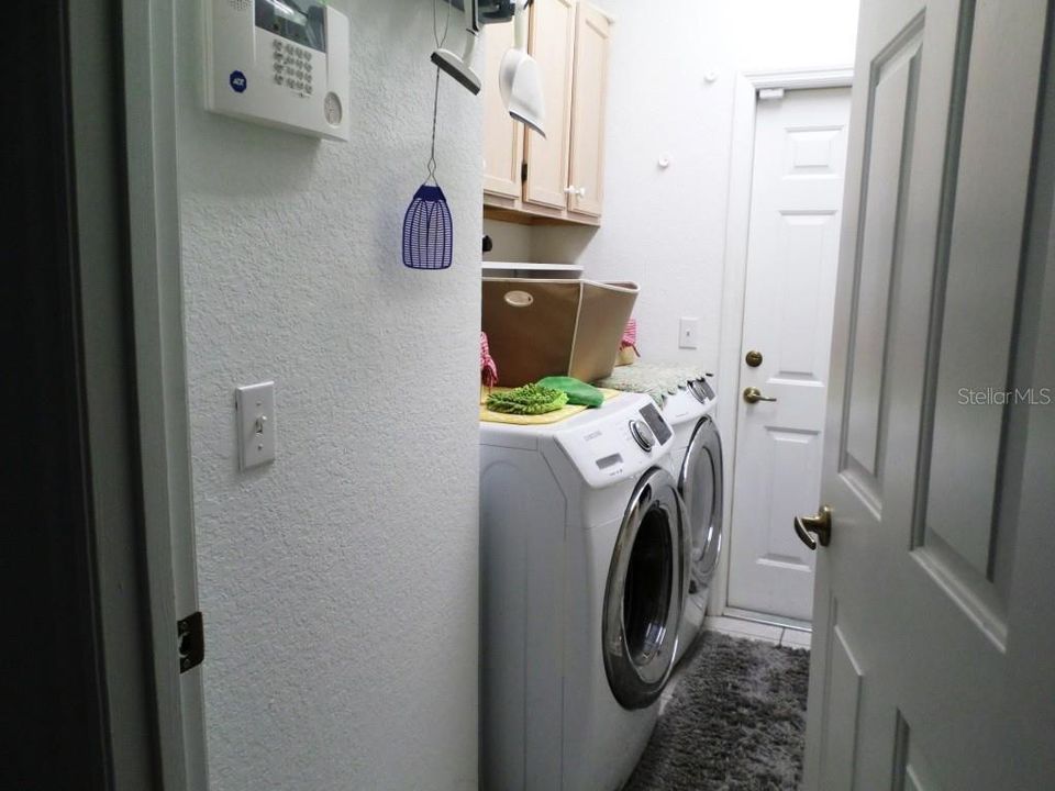 На продажу: $319,900 (3 спален, 2 ванн, 1740 Квадратных фут)