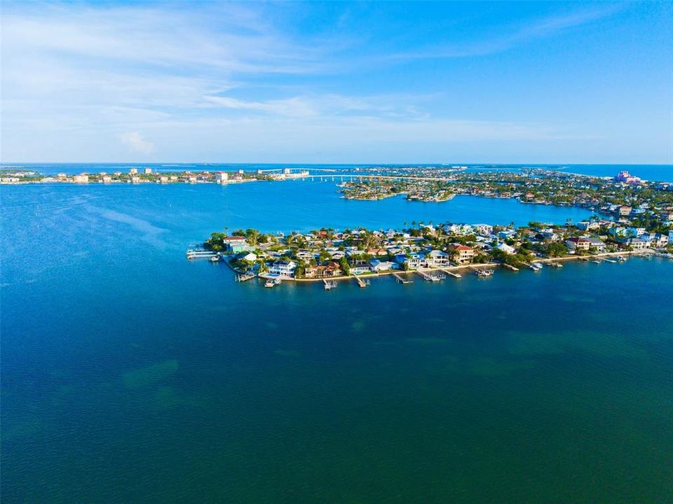 На продажу: $895,000 (4 спален, 2 ванн, 1950 Квадратных фут)