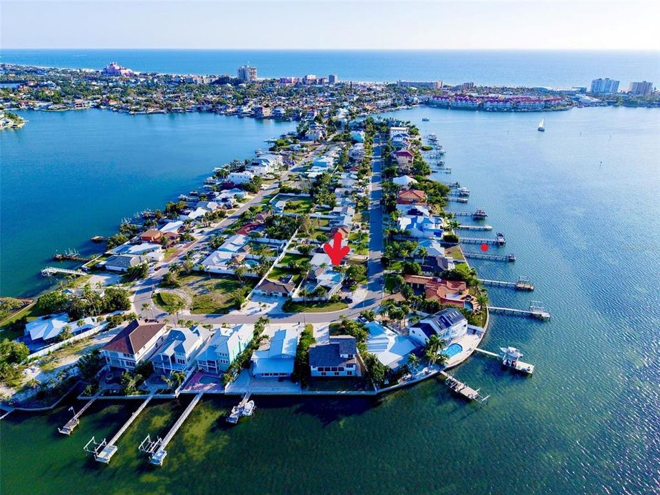 На продажу: $895,000 (4 спален, 2 ванн, 1950 Квадратных фут)