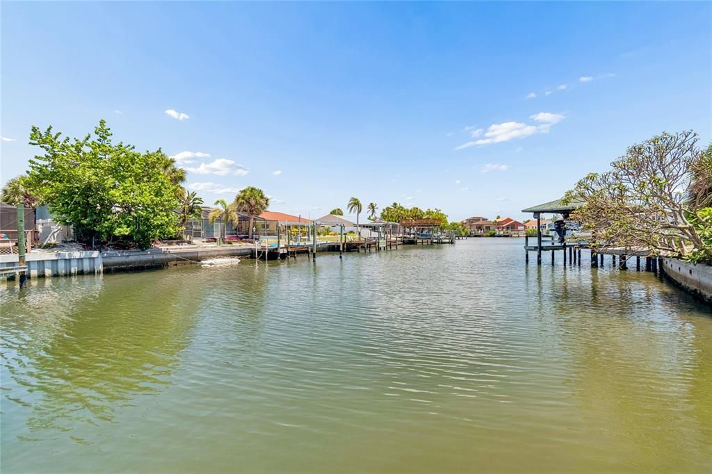 En Venta: $739,900 (4 camas, 2 baños, 1930 Pies cuadrados)