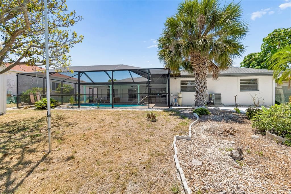 En Venta: $739,900 (4 camas, 2 baños, 1930 Pies cuadrados)
