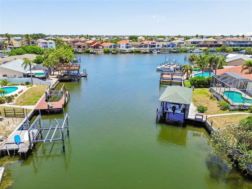 En Venta: $739,900 (4 camas, 2 baños, 1930 Pies cuadrados)