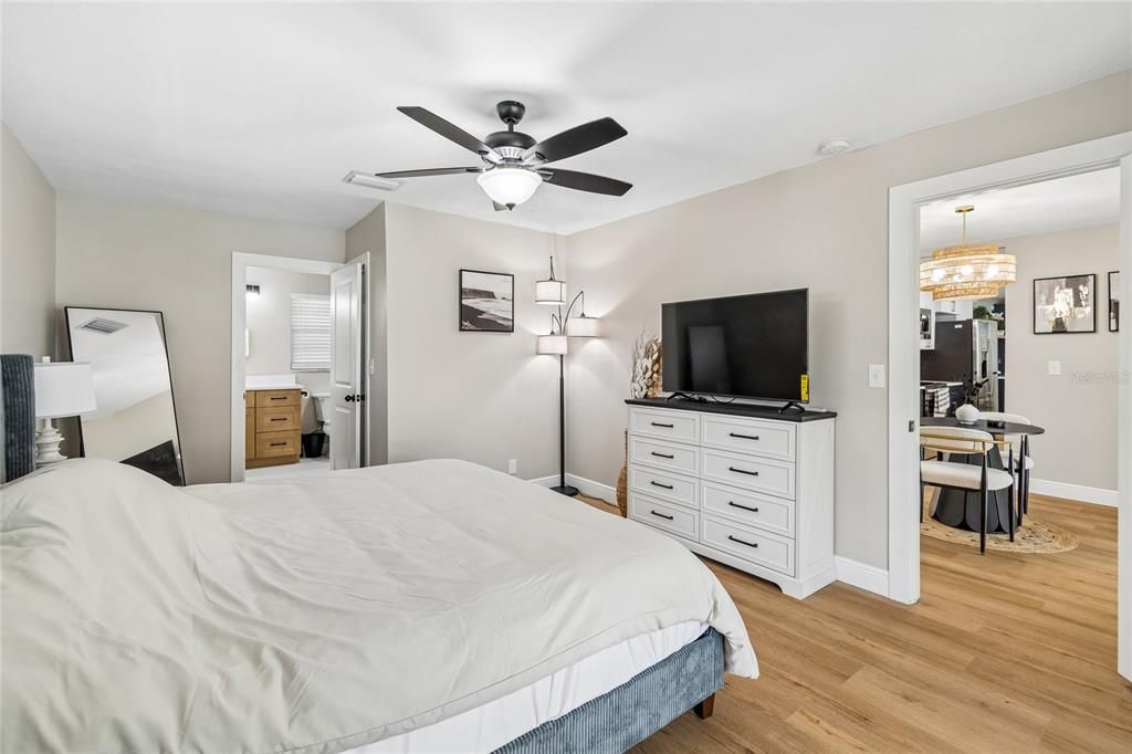 En Venta: $739,900 (4 camas, 2 baños, 1930 Pies cuadrados)