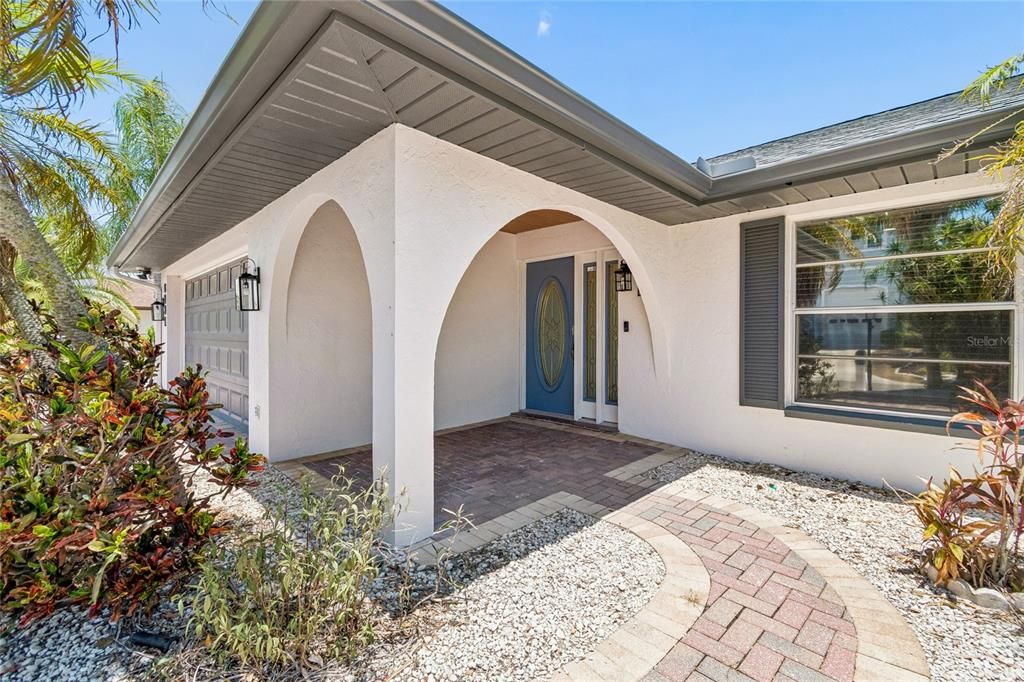 En Venta: $739,900 (4 camas, 2 baños, 1930 Pies cuadrados)