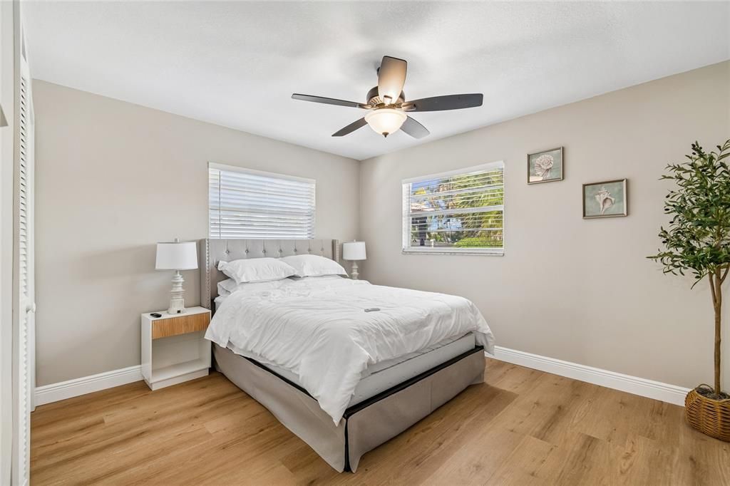 En Venta: $739,900 (4 camas, 2 baños, 1930 Pies cuadrados)