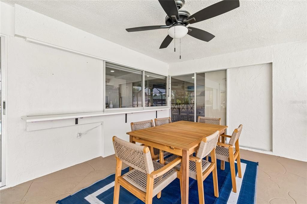 En Venta: $739,900 (4 camas, 2 baños, 1930 Pies cuadrados)