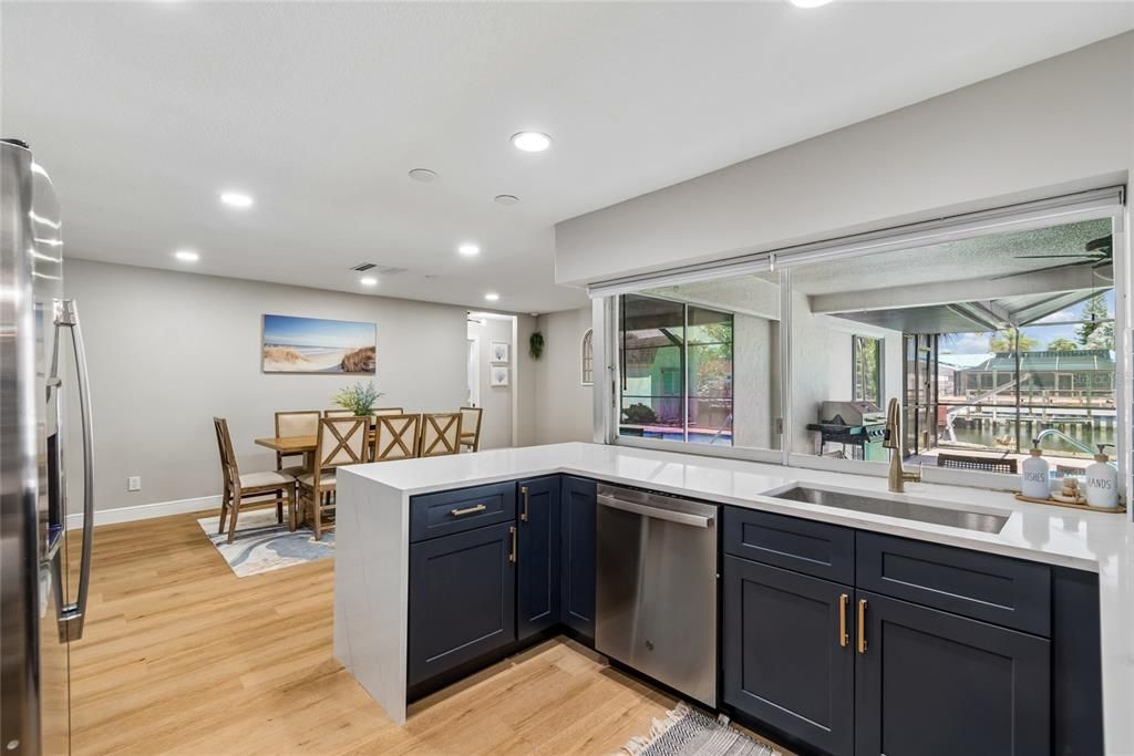 En Venta: $739,900 (4 camas, 2 baños, 1930 Pies cuadrados)