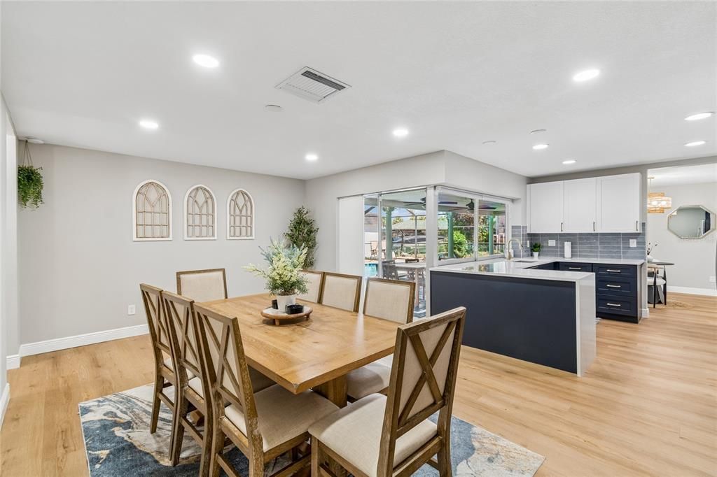 En Venta: $739,900 (4 camas, 2 baños, 1930 Pies cuadrados)