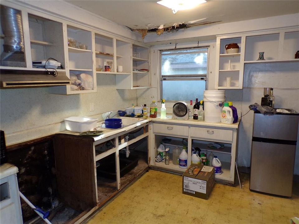 На продажу: $160,000 (3 спален, 1 ванн, 1040 Квадратных фут)