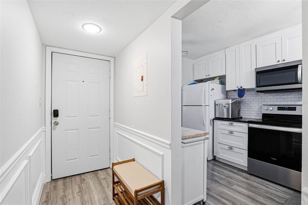 В аренду: $2,400 (2 спален, 2 ванн, 1019 Квадратных фут)
