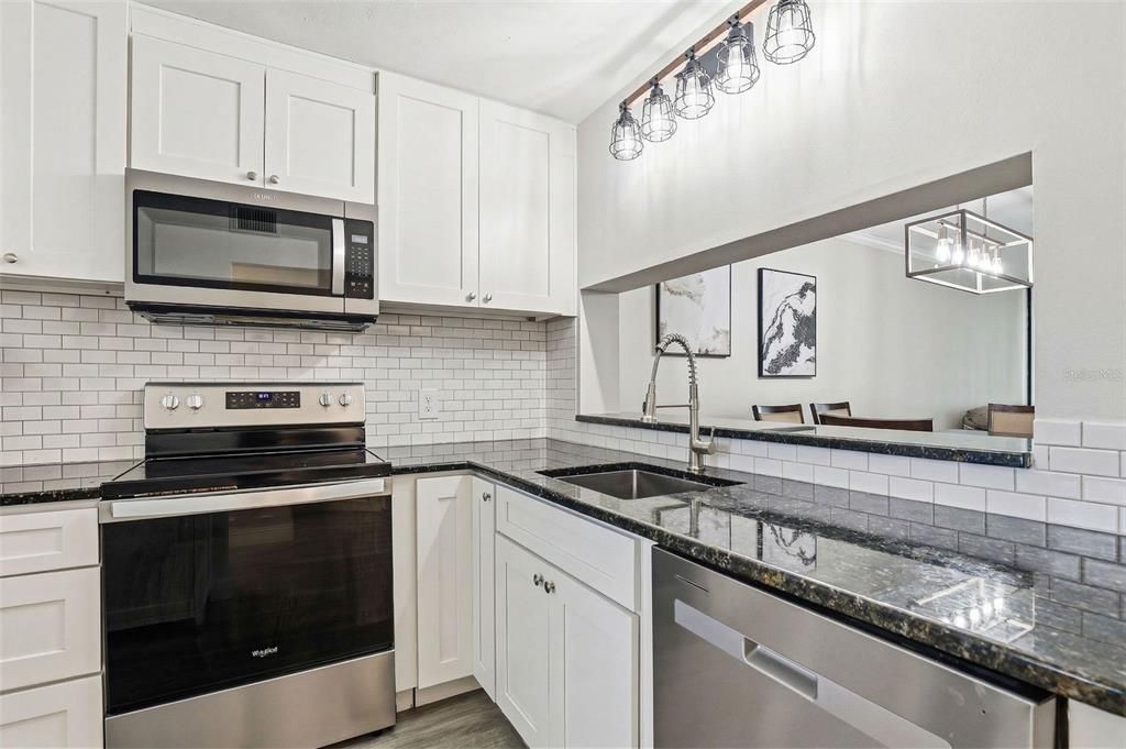 В аренду: $2,400 (2 спален, 2 ванн, 1019 Квадратных фут)