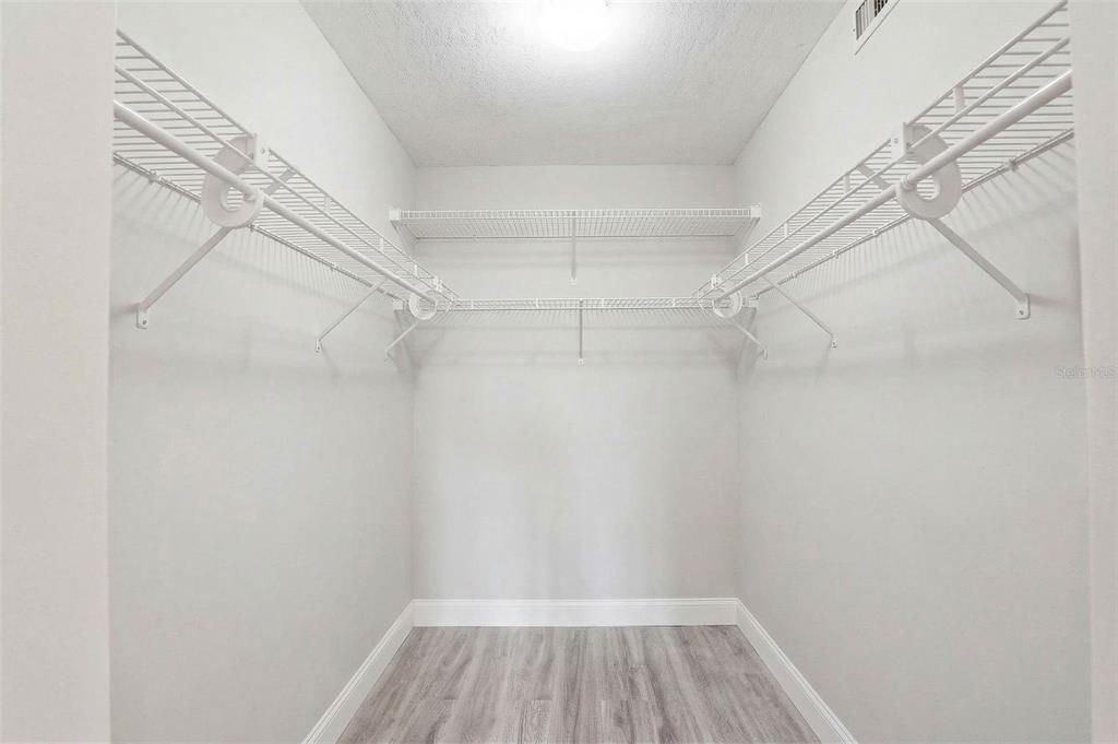 В аренду: $2,400 (2 спален, 2 ванн, 1019 Квадратных фут)