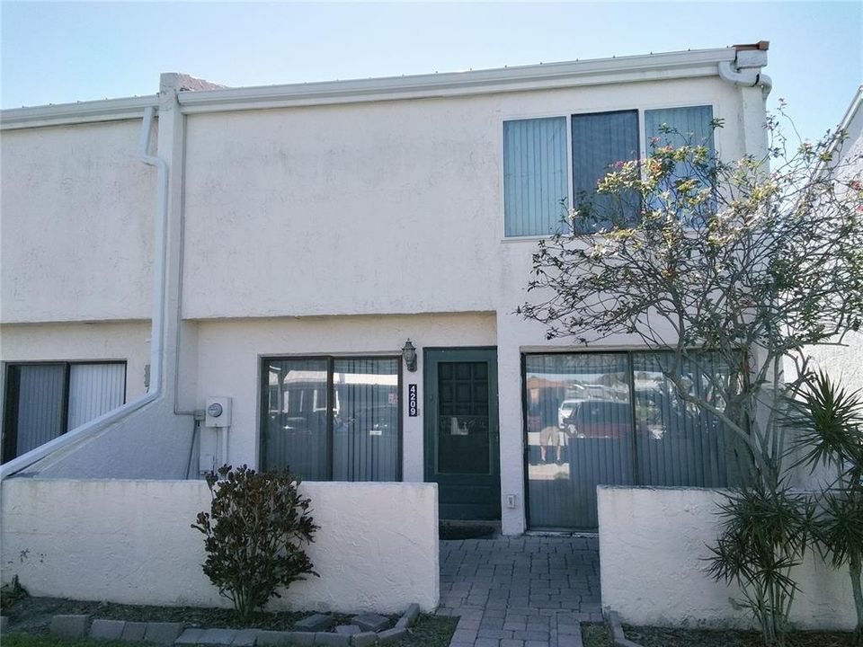На продажу: $355,000 (2 спален, 2 ванн, 1352 Квадратных фут)