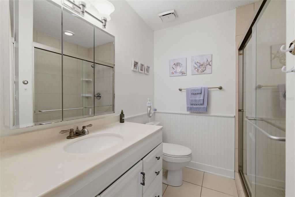 For Rent: $2,200 (2 beds, 2 baths, 1075 Square Feet)