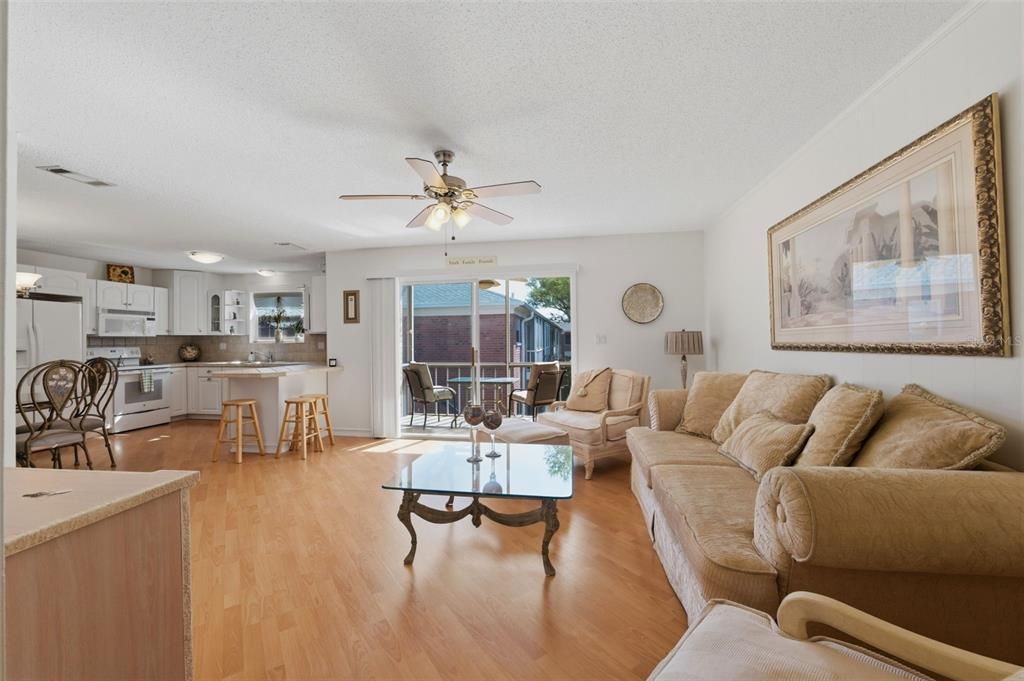 For Rent: $2,200 (2 beds, 2 baths, 1075 Square Feet)