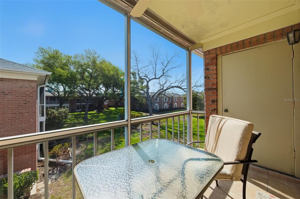 For Rent: $2,200 (2 beds, 2 baths, 1075 Square Feet)