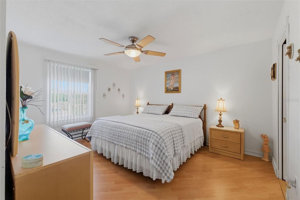 For Rent: $2,200 (2 beds, 2 baths, 1075 Square Feet)