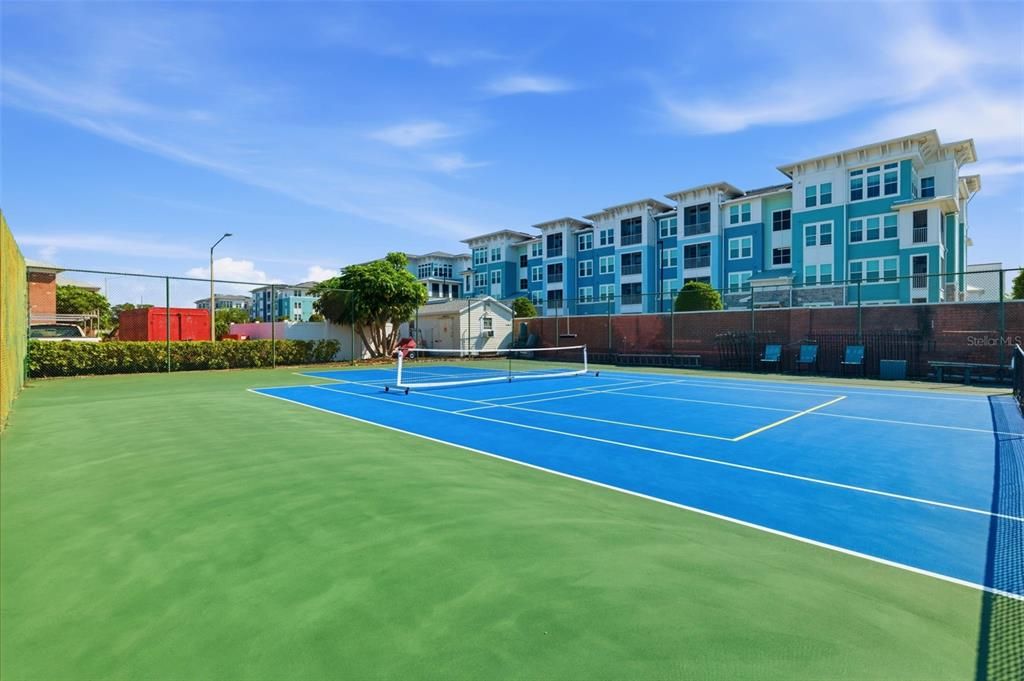For Rent: $2,200 (2 beds, 2 baths, 1075 Square Feet)