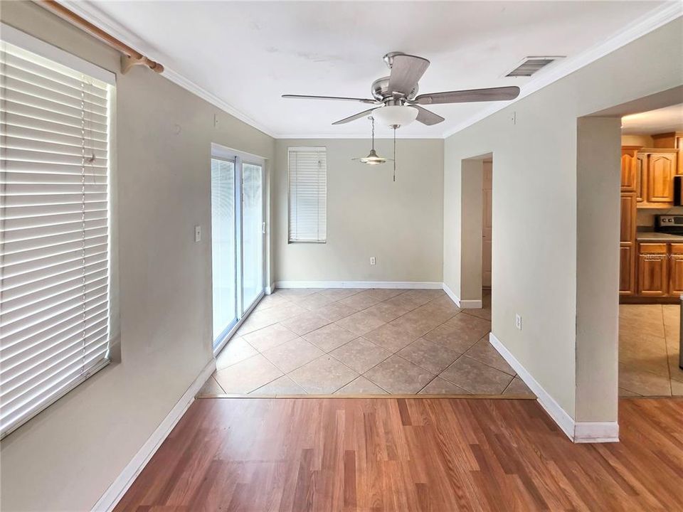 В аренду: $2,395 (3 спален, 1 ванн, 1300 Квадратных фут)