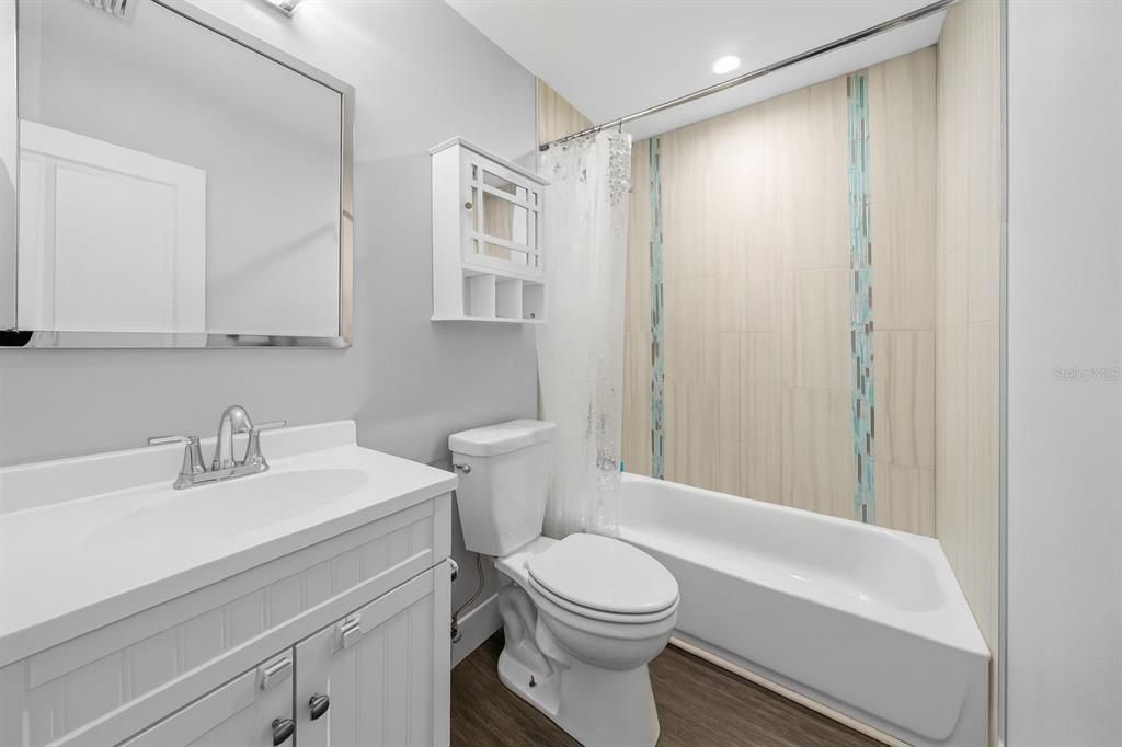 На продажу: $429,500 (2 спален, 2 ванн, 1045 Квадратных фут)