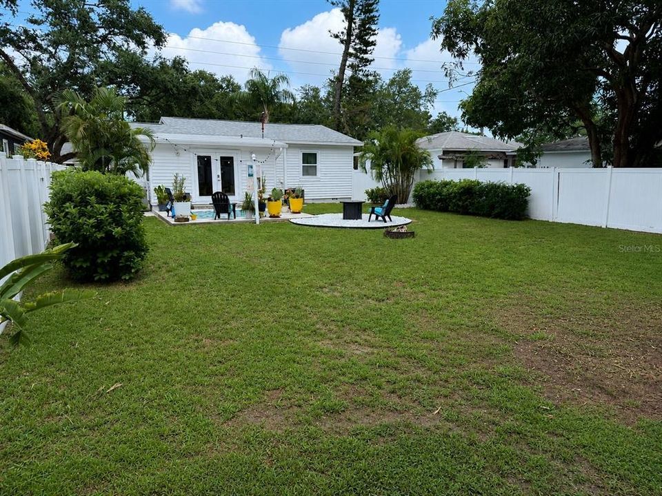 На продажу: $429,500 (2 спален, 2 ванн, 1045 Квадратных фут)