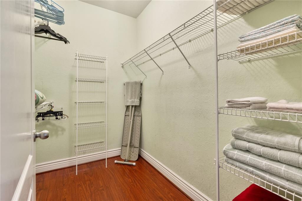 В аренду: $2,350 (2 спален, 2 ванн, 1230 Квадратных фут)