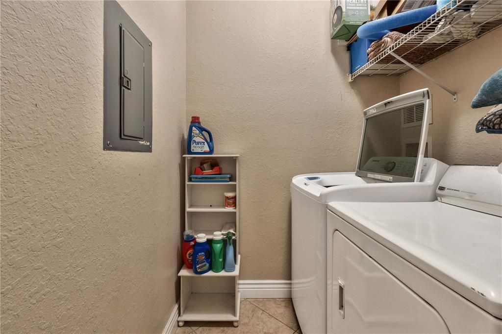 В аренду: $2,350 (2 спален, 2 ванн, 1230 Квадратных фут)