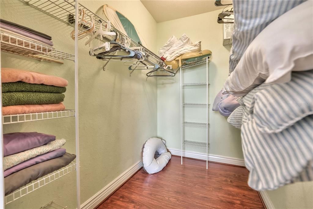 В аренду: $2,350 (2 спален, 2 ванн, 1230 Квадратных фут)