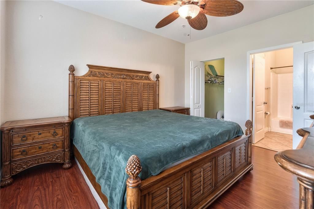 В аренду: $2,350 (2 спален, 2 ванн, 1230 Квадратных фут)